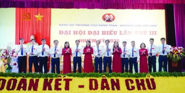 Đại hội Đảng bộ Trường Cao đẳng Than – Khoáng sản Việt Nam lần thứ III: Phát huy truyền thống “kỷ luật và đồng tâm” xây dựng Đảng bộ trong sạch, vững mạnh
