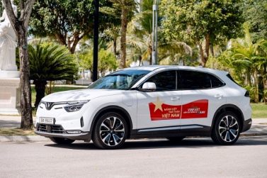 Khách hàng Việt mạnh tay chốt VinFast VF 8: Mạnh mẽ, công nghệ đỉnh, giá siêu hấp dẫn với loạt ưu đãi khủng