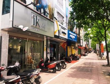 Bán lẻ truyền thống trước làn sóng dịch chuyển sang mua sắm online