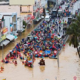 Doanh nghiệp, người dân chịu thiệt hại do bão lũ được xem xét khoanh nợ theo chính sách hiện hành