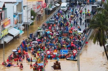 Doanh nghiệp, người dân chịu thiệt hại do bão lũ được xem xét khoanh nợ theo chính sách hiện hành