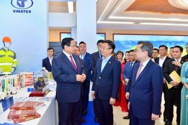 Doanh nghiệp ‘sếu đầu đàn’ góp lời giải ‘bài toán’ tăng trưởng bền vững