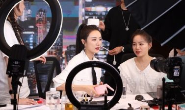 Thông qua Luật Thương mại điện tử: Siết trách nhiệm livestream bán hàng, truy vết người bán