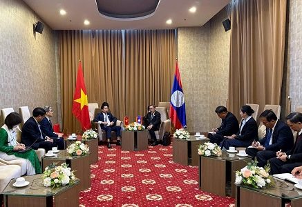 Việt Nam – Lào tăng cường hợp tác lao động và người có công