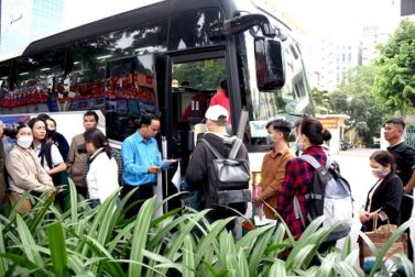 Xúc động trước giờ “Chuyến xe Công đoàn” lăn bánh