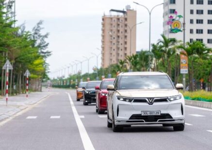 Người dùng VF 9 nói về tiêu chuẩn hậu mãi “business class” của VinFast