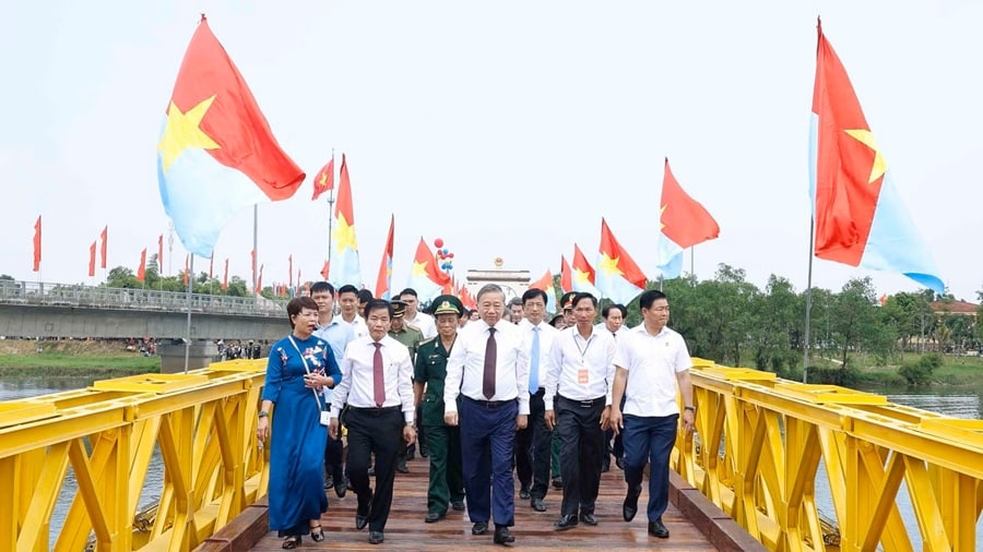Tổng Bí thư, Chủ tịch nước Tô Lâm dự Lễ Thượng cờ “Thống nhất non sông” tại Quảng Trị