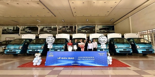Thaco Auto bàn giao lô xe KIA Frontier K200 tập lái cho khách hàng