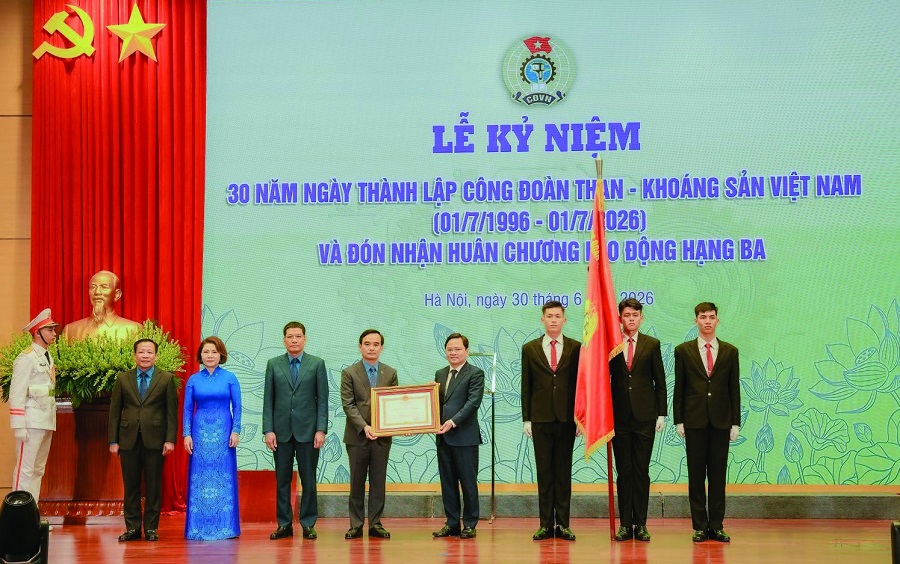 Công đoàn Than – Khoáng sản Việt Nam đón nhận Huân chương Lao động hạng Ba lần thứ hai