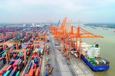 Xuất khẩu cuối năm: Giảm nhập siêu phải đi cùng nâng sức sản xuất trong nước