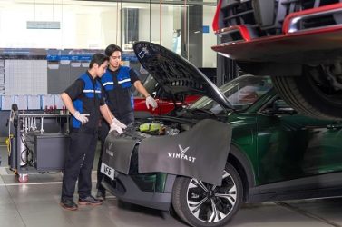 Người dùng VinFast nói về trải nghiệm “update xe ở nhà dễ như dùng điện thoại”